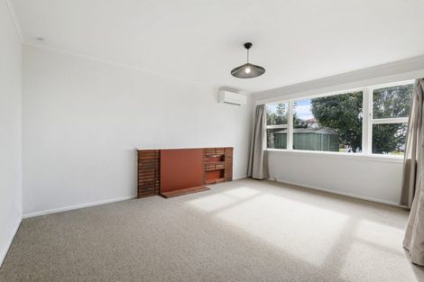 Photo of property in 199 Chivalry Road, Glenfield, Auckland, 0629