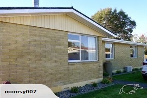 Photo of property in 1 Edward Street, Bulls, 4818