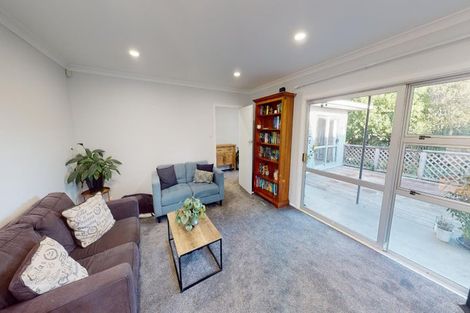 Photo of property in 15 Dorset Crescent, Hokowhitu, Palmerston North, 4410