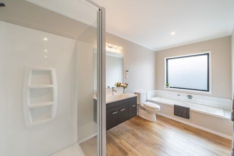 Photo of property in 19 Te Kaeaea Crescent, Wallaceville, Upper Hutt, 5018