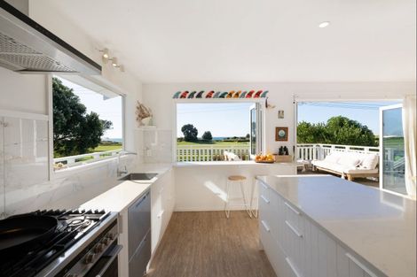 Photo of property in 470 Papamoa Beach Road, Papamoa Beach, Papamoa, 3118