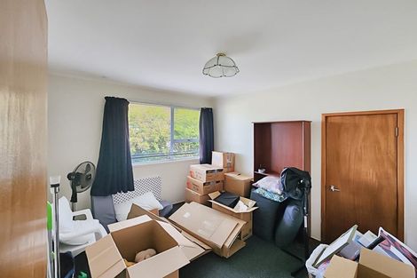 Photo of property in 1/5 Kerria Place, Sunnynook, Auckland, 0620