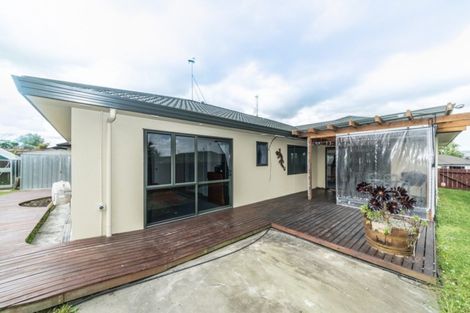 Photo of property in 11 Aspen Way, Kelvin Grove, Palmerston North, 4414