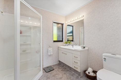 Photo of property in 223 Heatherlea East Road, Levin, 5571