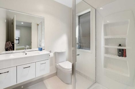 Photo of property in 42 Springvale Drive, Fairview Heights, Auckland, 0632