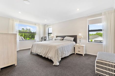 Photo of property in 8 Te Roera Place, Riverhead, 0820