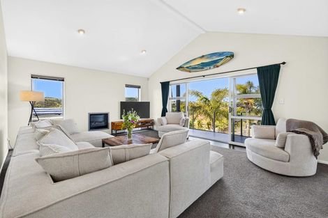 Photo of property in 21 Kotanui Avenue, Army Bay, Whangaparaoa, 0930