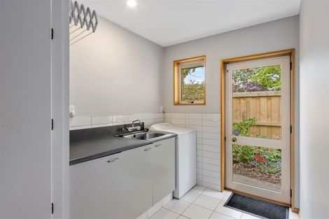Photo of property in 33 Farnswood Place, Redwood, Christchurch, 8051