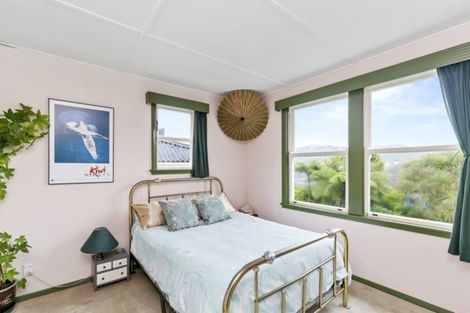 Photo of property in 4 Montgomery Avenue, Karori, Wellington, 6012