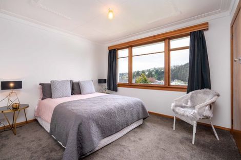 Photo of property in 44 Brockville Road, Glenross, Dunedin, 9011