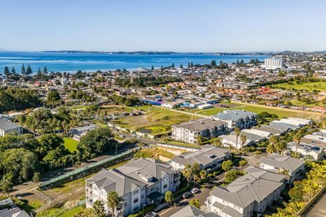 Photo of property in 92 Landmark Terrace, Orewa, 0931