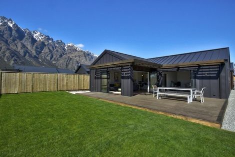 Photo of property in 24 Shepherd Road, Jacks Point, Queenstown, 9371