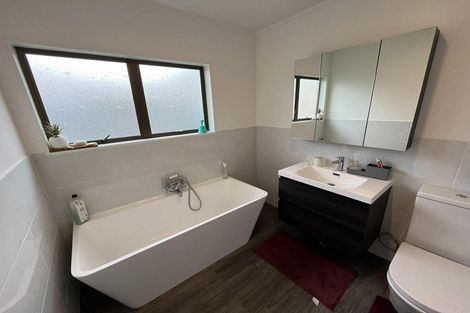 Photo of property in 32 Strathmore Avenue, Levin, 5510