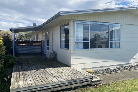 Photo of property in 16 Gilmour Place, Taradale, Napier, 4112