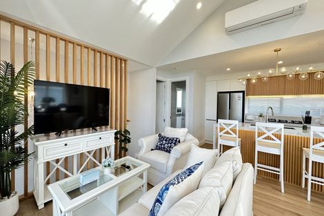 Photo of property in 7b Garadice Road, Rothesay Bay, Auckland, 0630