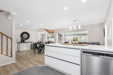 Photo of property in 7 Tarnica Road, Northpark, Auckland, 2013