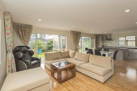 Photo of property in 25 Maypark Crescent, Flat Bush, Auckland, 2016