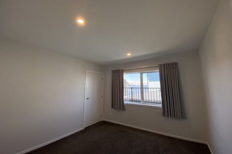 Photo of property in 12 Promontory Crescent, Newlands, Wellington, 6037