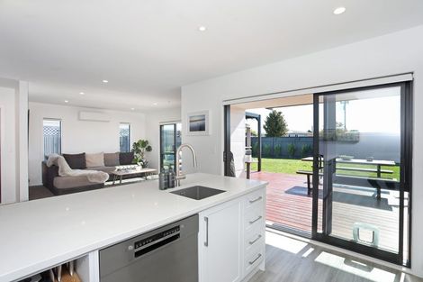 Photo of property in 7b Terrace Street, Marton, 4710