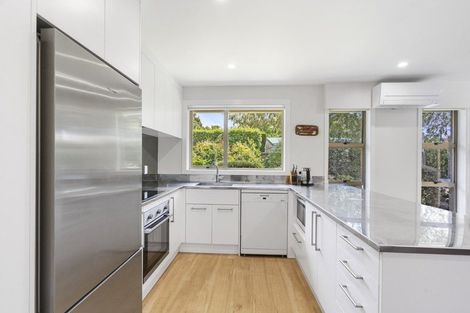 Photo of property in 2/54 Heretaunga Square, Silverstream, Upper Hutt, 5019