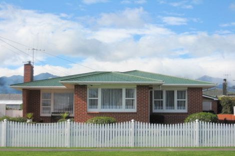 Photo of property in 14 Bartholomew Road, Levin, 5510