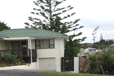 Photo of property in 81a Awaroa Road, Sunnyvale, Auckland, 0612
