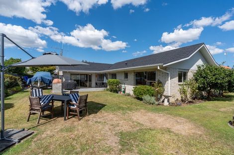 Photo of property in 57 Chedworth Avenue, Chedworth, Hamilton, 3210