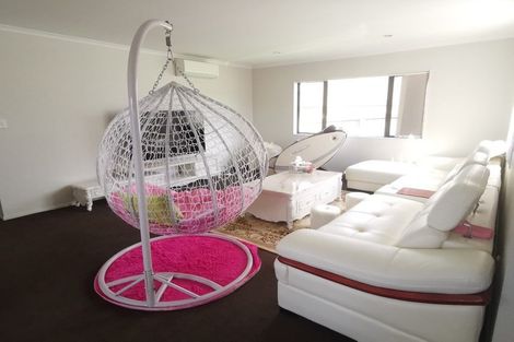 Photo of property in 20 Gordon Stanley Drive, Massey, Auckland, 0614