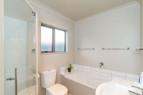 Photo of property in 32 Speldhurst Grove, Stokes Valley, Lower Hutt, 5019