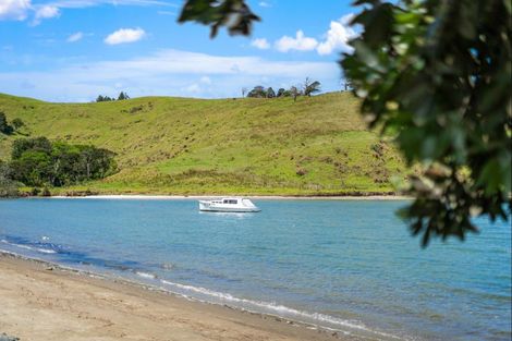 Photo of property in 89 Clinton Road, Tawharanui Peninsula, Warkworth, 0986