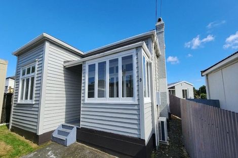 Photo of property in 9 Mahoe Street, Strandon, New Plymouth, 4312