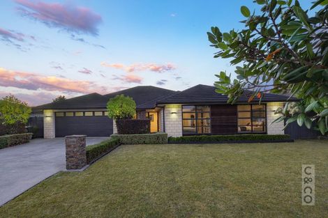 Photo of property in 10 Pohutukawa Parade, Riverhead, 0820