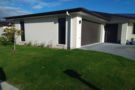 Photo of property in 35 Noumea Drive, Rangatira Park, Taupo, 3330