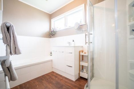 Photo of property in 16 Cavendish Crescent, Awapuni, Palmerston North, 4412