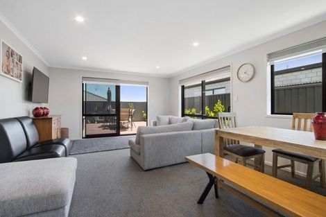 Photo of property in 5 Moss Lane, Omokoroa, 3114