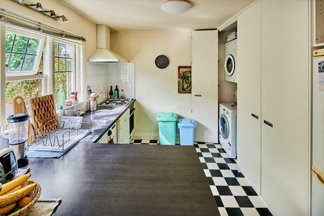 Photo of property in 2b Wilkinson Street, Oriental Bay, Wellington, 6011