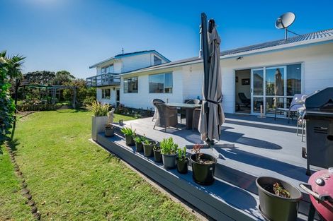 Photo of property in 4 Elder Grove, Paraparaumu, 5032