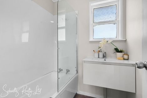 Photo of property in 15 Doctors Hill Road, Maungaturoto, 0520