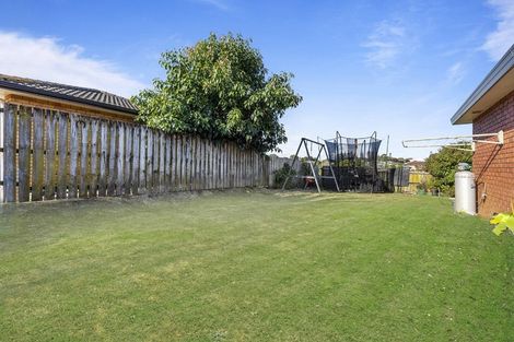 Photo of property in 37 Castlefinn Drive, Weymouth, Auckland, 2103