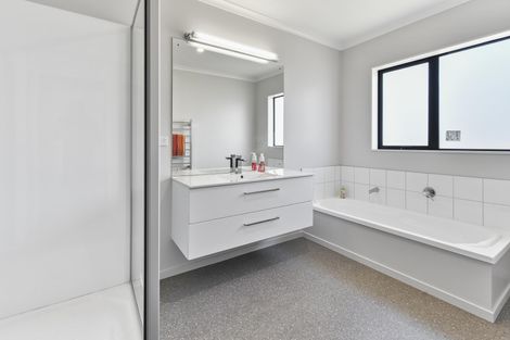 Photo of property in 13 Muirhill Place, Pokeno, 2402