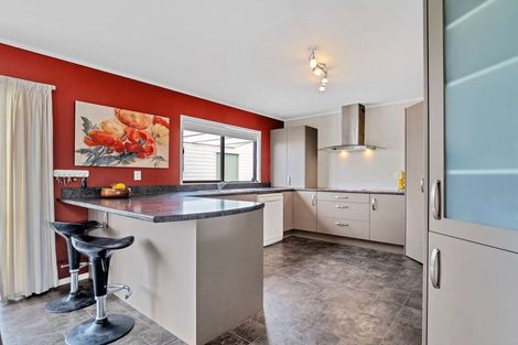 Photo of property in 100 Pukehina Parade, Pukehina, 3189