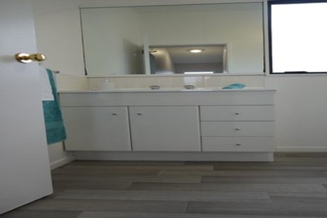 Photo of property in 18b Kelvin Road, Papakura, 2110