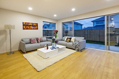 Photo of property in 10 Gum Spear Road, Takanini, 2112