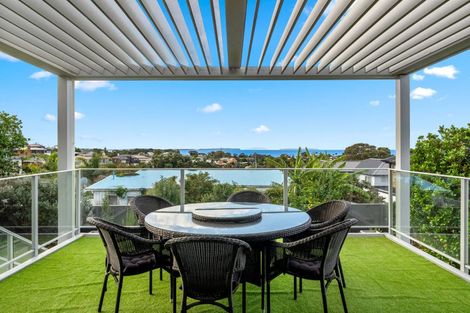 Photo of property in 5b Rahopara Street, Castor Bay, Auckland, 0620