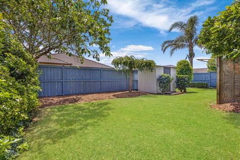 Photo of property in 52 Belfry Place, Wattle Downs, Auckland, 2103