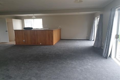 Photo of property in 10 Colenso Place, Otaki Beach, Otaki, 5512