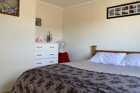 Photo of property in 16 Quincey Place, Massey, Auckland, 0614