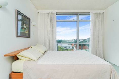 Photo of property in 8/25 Stanley Point Road, Stanley Point, Auckland, 0624