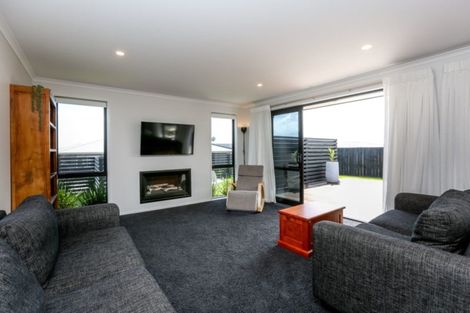 Photo of property in 3 Roy Johns Way, Bell Block, New Plymouth, 4312