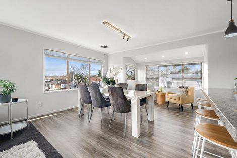 Photo of property in 12 Davita Place, Farm Cove, Auckland, 2012